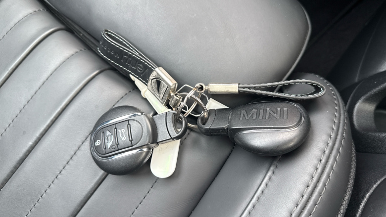 MINI Cooper 2.0 S Exclusive [Level 2] 3dr Auto Petrol Hatchback